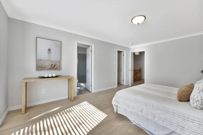 Property listing for 60 Kitty Murray Lane, Ancaster, ON