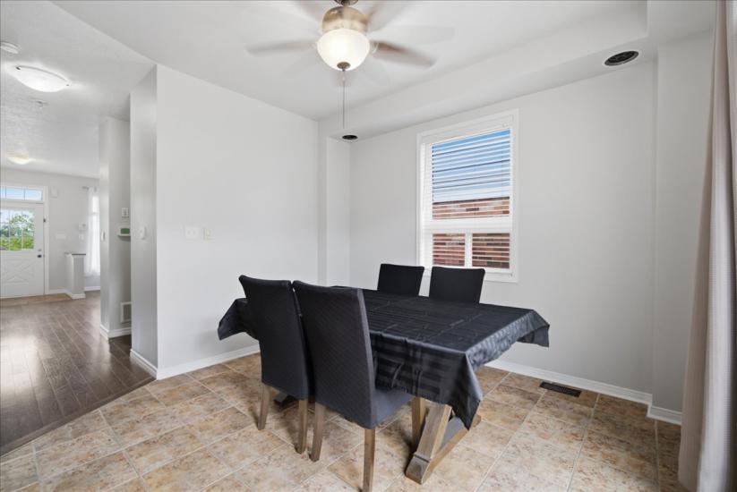 Property listing for 40 Whitwell Way, Binbrook, ON