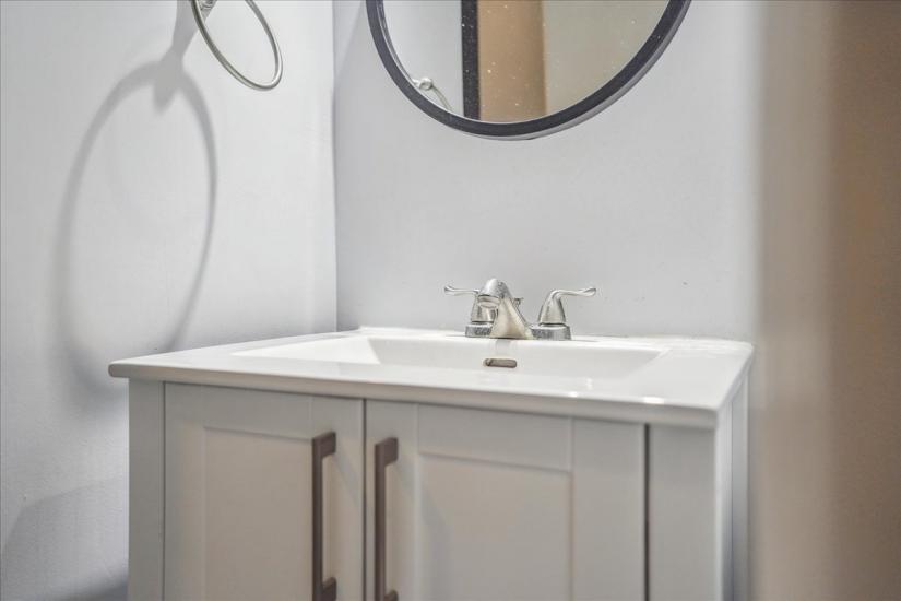 Property listing for 276 Ivon Ave., Hamilton, ON