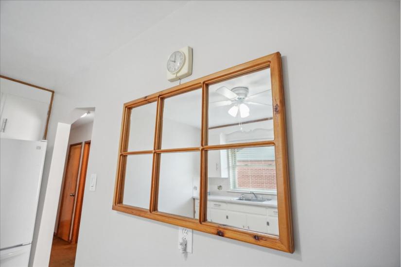 Property listing for 16 Greenwood St., Hamilton, ON