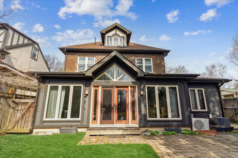 Property listing for 160 Dalewood Cres., Hamilton, ON