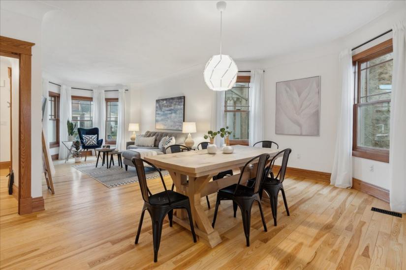 Property listing for 42 Chatham St., Hamilton, ON