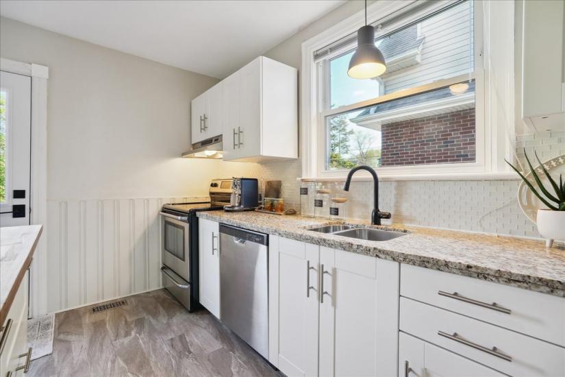 Property listing for 56 Uplands Ave., Hamilton, ON