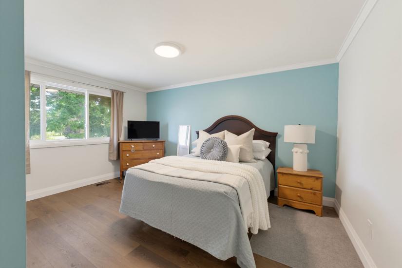 Property listing for 15 Seneca St. S., Cayuga, ON