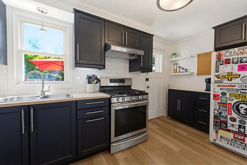 Property listing for 124 Campbell Ave., Hamilton, ON