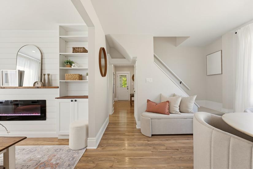 Property listing for 206 Craigroyston Rd., Hamilton, ON