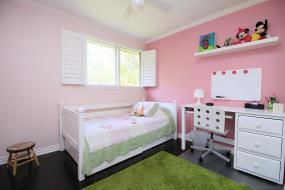 Property listing for 36 Terrace Dr., Dundas, ON