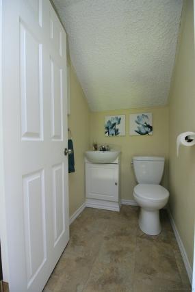 Property listing for 100 Mercer St., Dundas, ON
