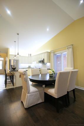 Property listing for 32 Toulon Ave., Ancaster, ON