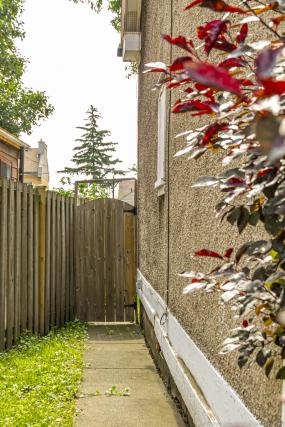 Property listing for 160 Locke St. N., Hamilton, ON