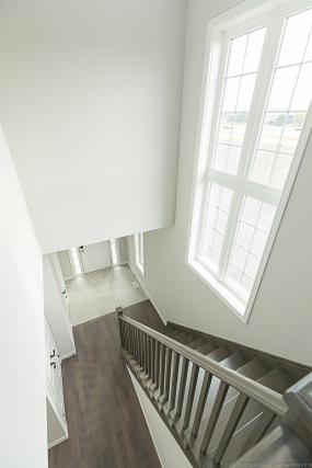 Property listing for 138 Dunrobin Lane, Grimsby, ON