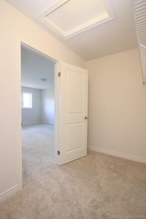 Property listing for 40 Dennis Dr., Smithville, ON