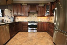 Property listing for 183 Tanglewood Dr., Binbrook, Ontario