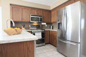 Property listing for #4-7 Sirente Dr., Hamilton, ON