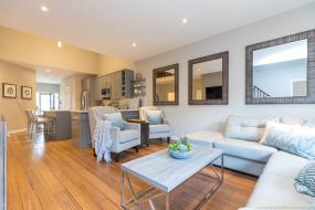 Property listing for 10 Kopperfield Lane, Glancaster, ON