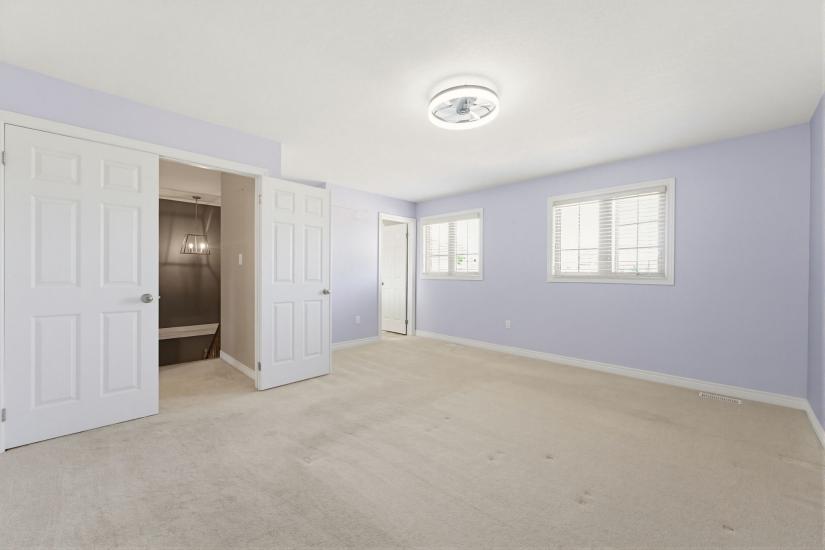 Property listing for 40 Lanza Crt., Hamilton, ON