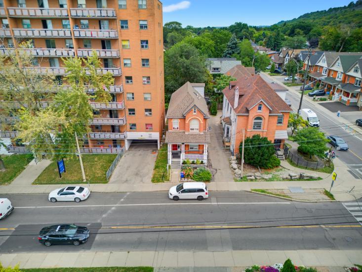 Property listing for 113 Wentworth St. S., Hamilton, ON