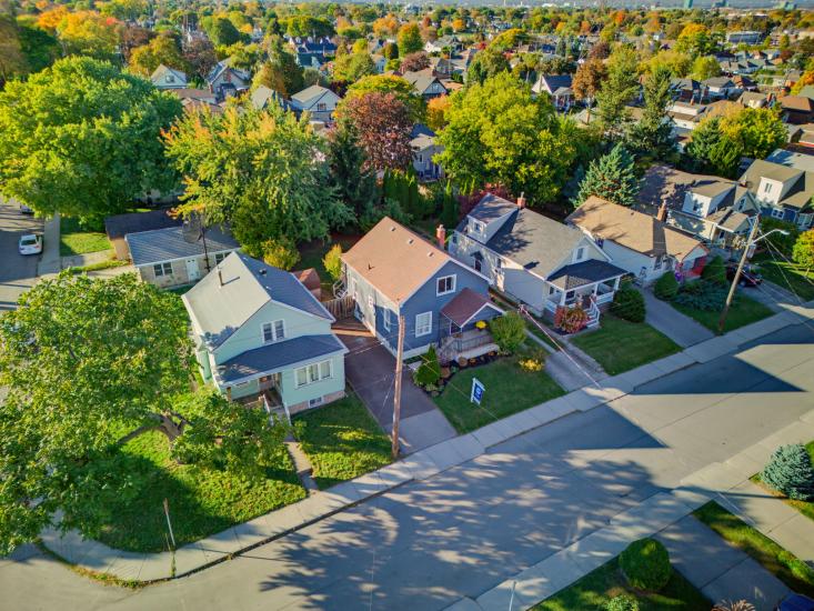 Property listing for 206 Craigroyston Rd., Hamilton, ON