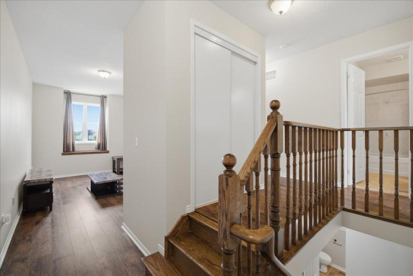 Property listing for 40 Whitwell Way, Binbrook, ON