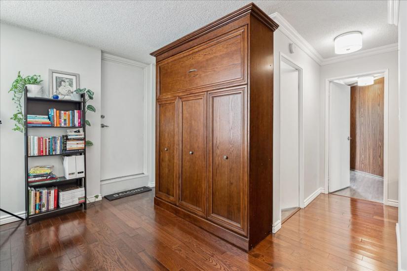 Property listing for #305-222 Jackson St. W., Hamilton, ON