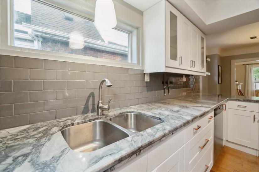 Property listing for 133 Longwood Rd. N., Hamilton, ON