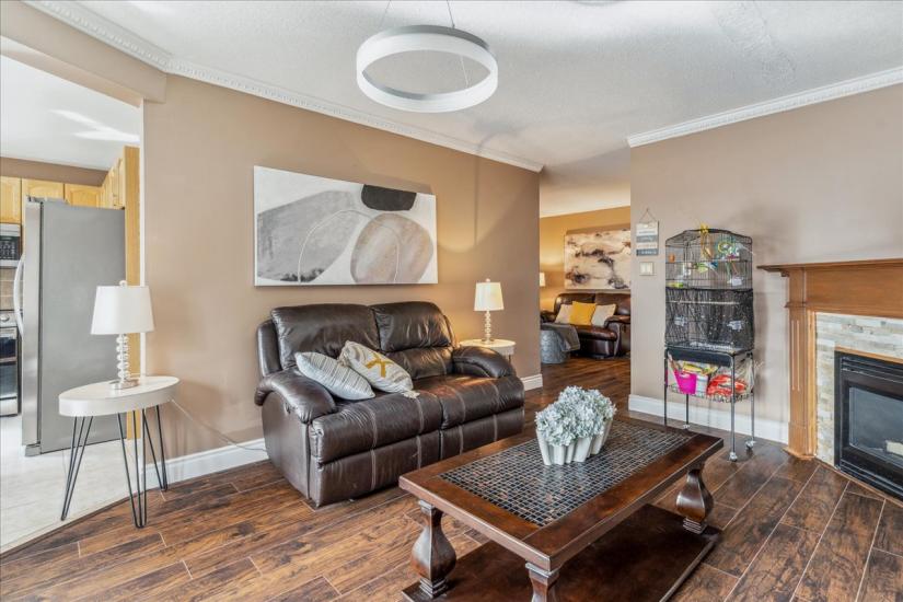 Property listing for 75 Claudette Gate, Hamilton, ON