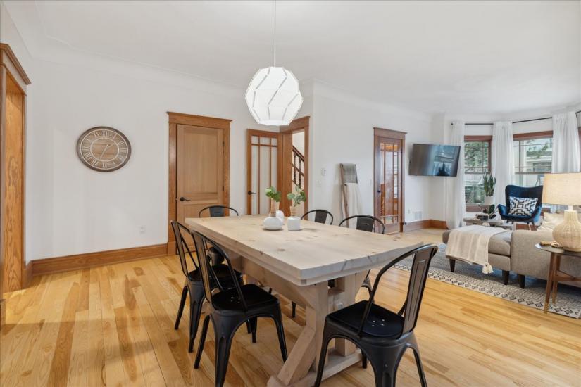 Property listing for 42 Chatham St., Hamilton, ON