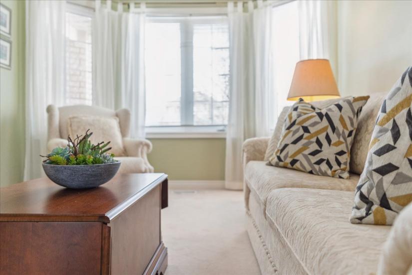 Property listing for 16 Fenwick Place, Waterdown, ON