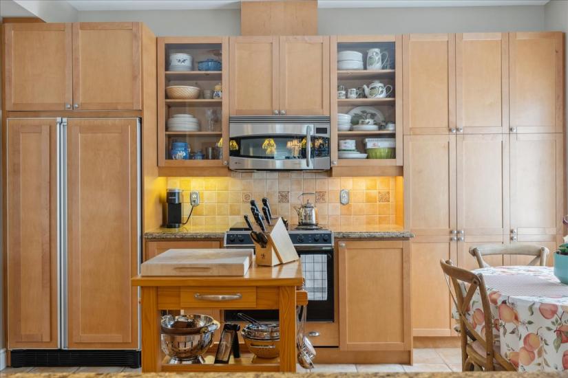 Property listing for #101-100 Beddoe Dr., Hamilton, ON