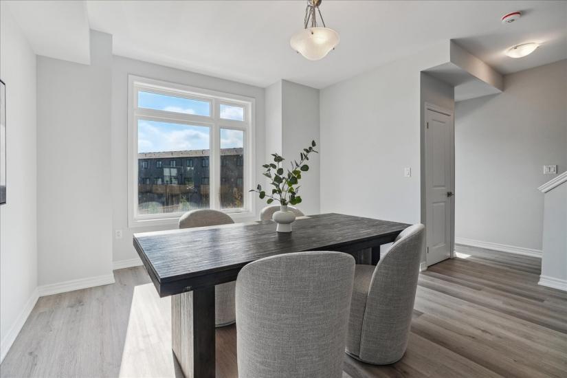 Property listing for 21 Cadwell Lane, Hamilton, ON