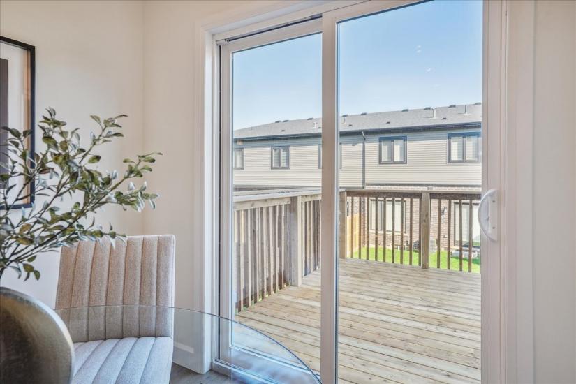 Property listing for 81 Bensley Lane, Hamilton, ON