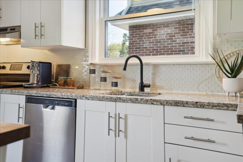 Property listing for 56 Uplands Ave., Hamilton, ON