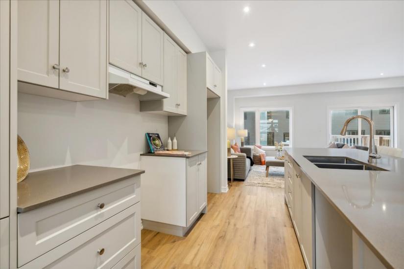 Property listing for 46 Capstone Lane, Hamilton, ON
