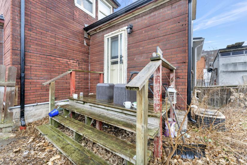 Property listing for 29 New St., Hamilton, ON