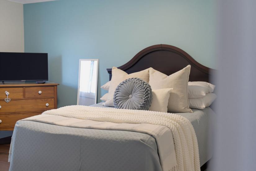 Property listing for 15 Seneca St. S., Cayuga, ON