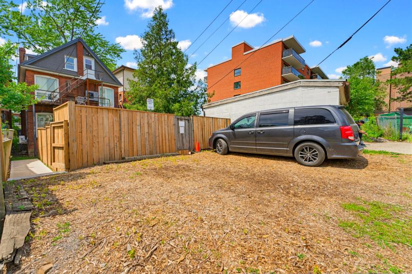 Property listing for #1-25 Strathcona Ave. S., Hamilton, ON