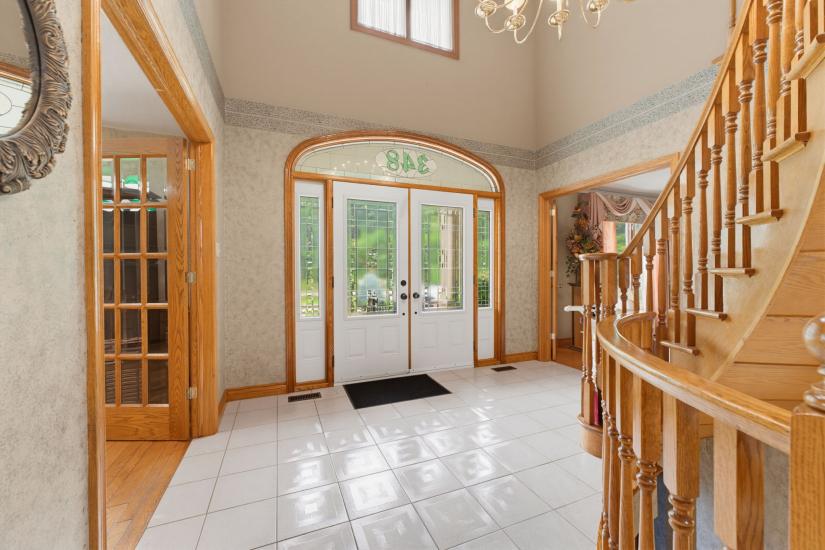 Property listing for 348 Shaver Rd., Ancaster, ON