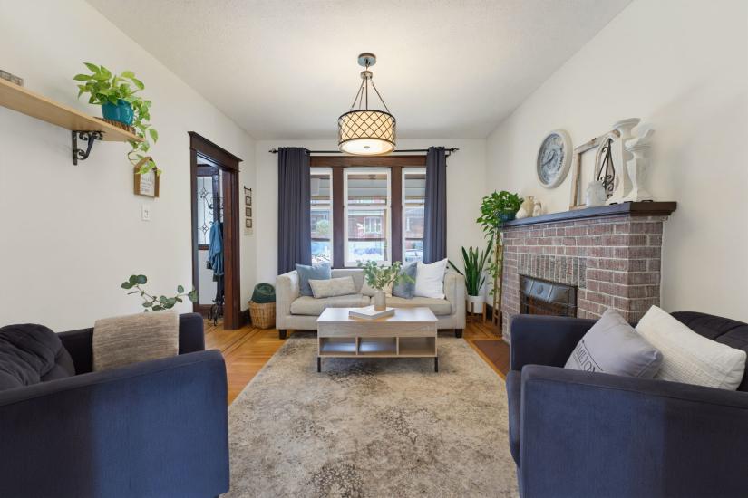 Property listing for 394 Charlton Ave. W., Hamilton, ON