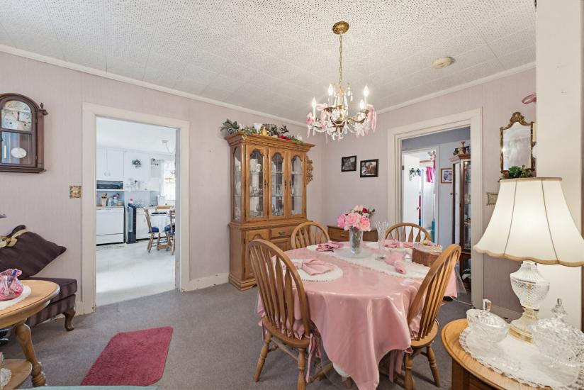 Property listing for 111 Sydenham St., Dundas, ON