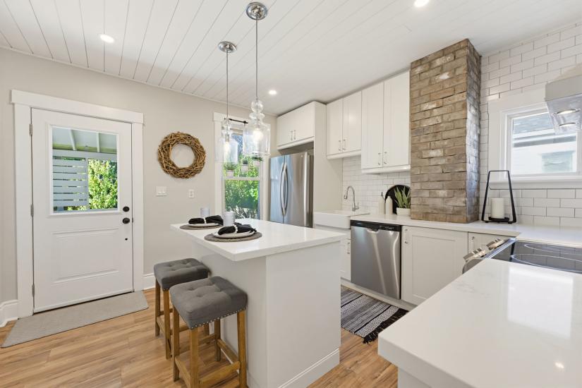 Property listing for 206 Craigroyston Rd., Hamilton, ON