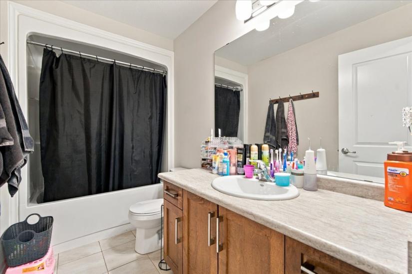 Property listing for 125 Sunflower Pl., Welland, ON