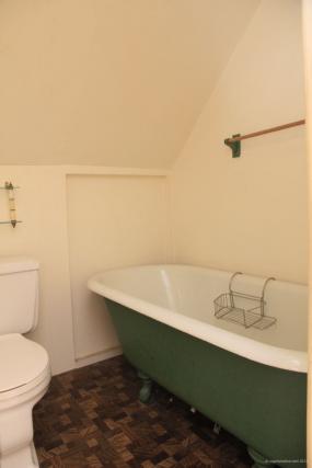 Property listing for 9 Barnesdale Ave. S., Hamilton, ON