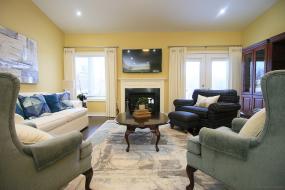 Property listing for 32 Toulon Ave., Ancaster, ON