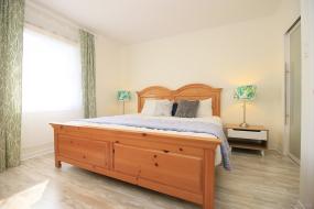 Property listing for 9 Barbara St., Smithville, Ontario