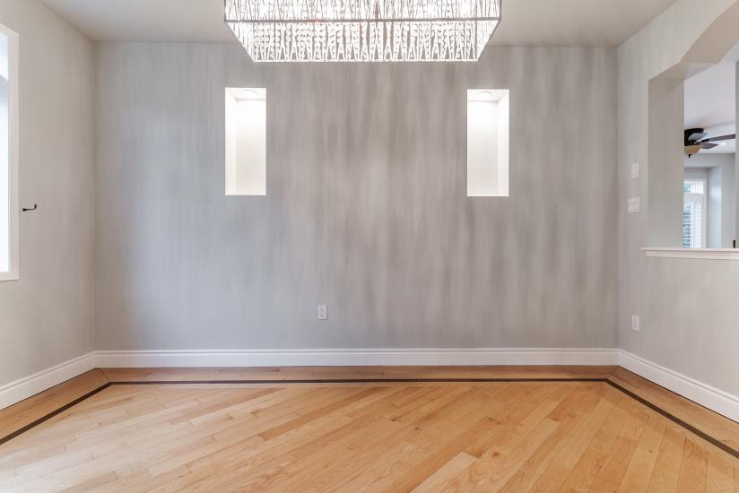 Property listing for 100 Davidson Blvd., Dundas, ON