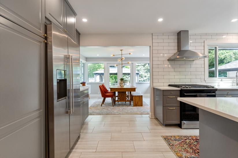 Property listing for 57 Middle Crest Street, Ancaster, ON