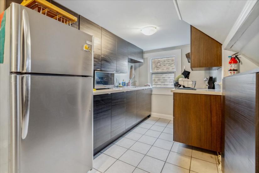 Property listing for 5 Cumberland Ave., Hamilton, ON