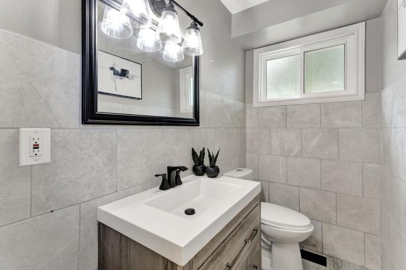 Property listing for 20 Bywood Cres., Stoney Creek, ON