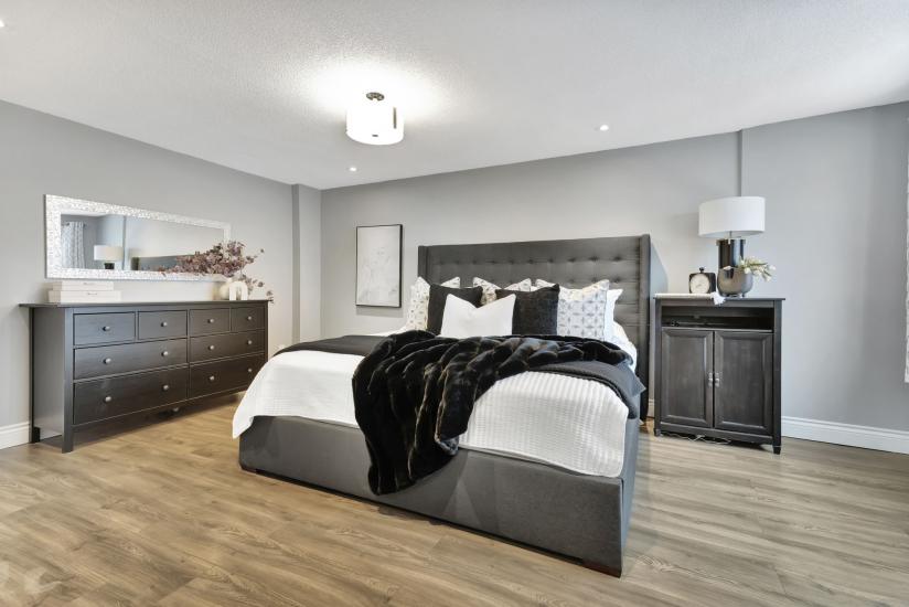 Property listing for #7-860 Rymal Rd. E., Hamilton, ON