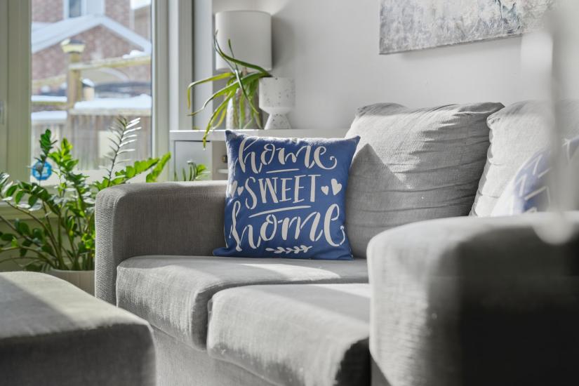 Property listing for 115 Benziger Lane, Stoney Creek, ON